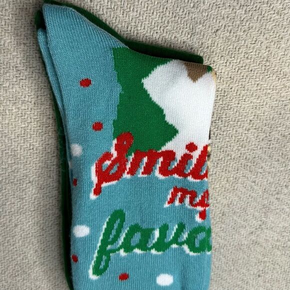 ELF Movie Christmas Socks 2 Pairs NWT Smiling is my Favorite Gift - Picture 7 of 7